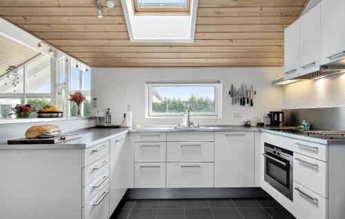 Kitchen, 3 Bedroom Stunning Home In Stege in Hovmarken