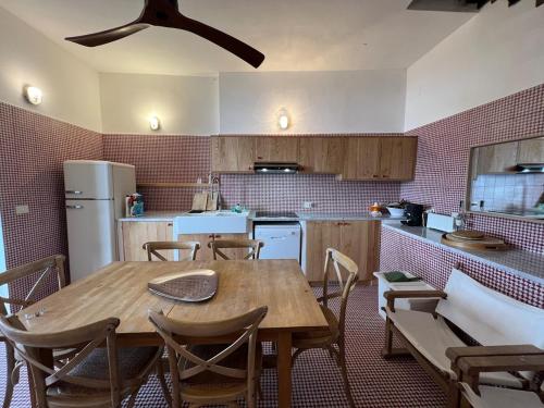 Sea View - Private House with Garden in Pisciotta in Пісциота