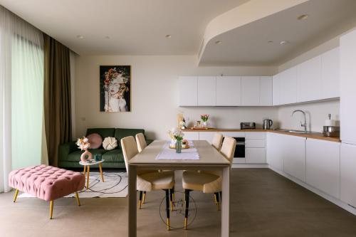 Mercury Tower Seafront Level 24 Apart Hotel-Style Mercury Tower Seafront Level 24 Apart Hotel-Style