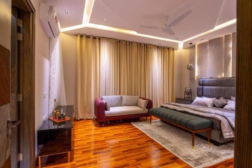 One-Bedroom Apartment room in Luxurious 1bhk gold crest mall residency