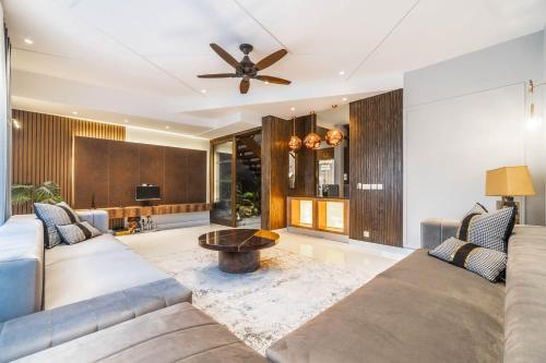 One-Bedroom Apartment image 3
