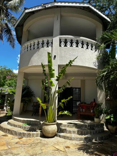 Diani Hideaway Beach Villa, private pool, air conditioning and WiFi in Mombasa