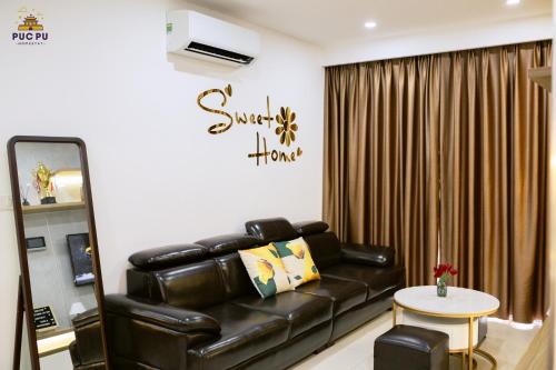 Two-Bedroom Apartment with Pool View image 3