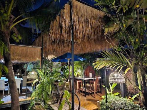 Сад, The Cozy Nature pool villas Phuket in Кату