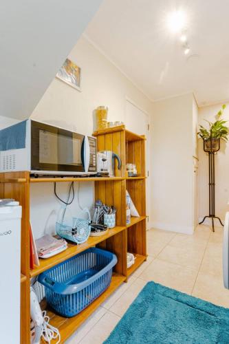 مطبخ, Joe & Mary's Cosy homestay room in الليرسله