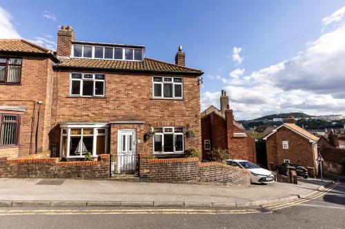 Three-Bedroom House image 8