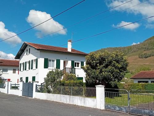 Gite Saint-Jean-pied-de-Port Chez PASCALINE in Ispoure