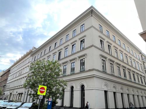 Luxe Studio in City Center with FREE Parking, Budapest (photo 9)
