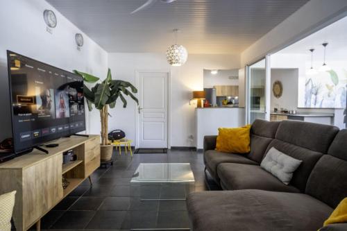 Face à la Plage avec Parking Sécurisé Appartement de Luxe ou Suite Privée avec Coin Petit Déj selon Disponibilité Face à la Plage avec Parking Sécurisé Appartement de Luxe ou Suite Privée avec Coin Petit Déj selon Disponibilité
