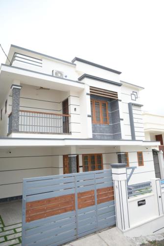 Maddy's Mansion A luxury villa at Akkulam
