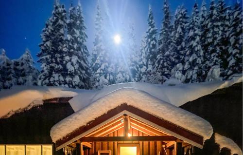 . Beautiful Home In Gjøra With Wifi