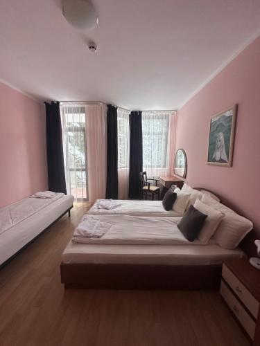 弗洛拉PM服务型公寓酒店