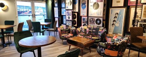 Pinnacle Suites Hotel in Cowes North