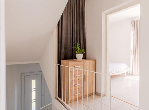 Előcsarnok, Seaside Apartment Franica-Two Bedroom Apartment with Terrace and Sea View in Vela Luka