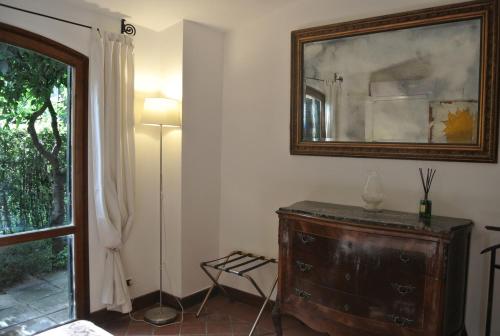 The Palatine Garden Apartment - main image