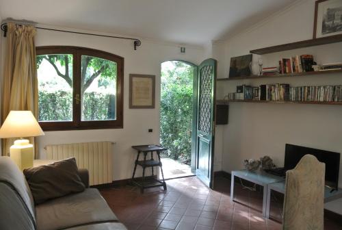 The Palatine Garden Apartment - image 7