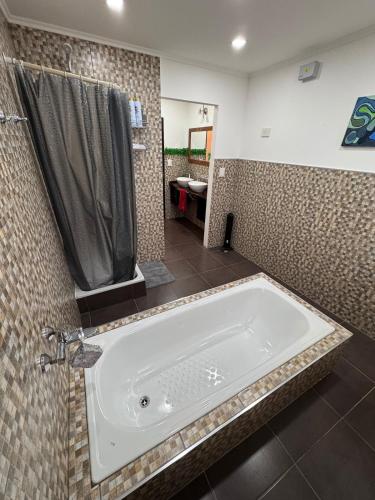 Hermoso departamento en zona aeropuerto near Hermes Quijada International Airport