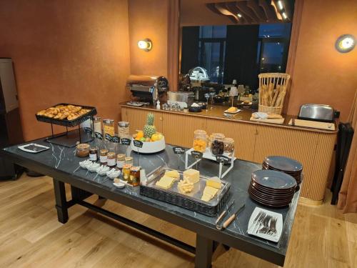 อาหารและเครื่องดื่ม, Hotel et Restaurant Le Regina in เลอ ปูว์ ออง เวอเลย์