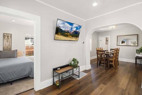 Charming, Historic! Walking Distance to Town! Charming, Historic! Walking Distance to Town!