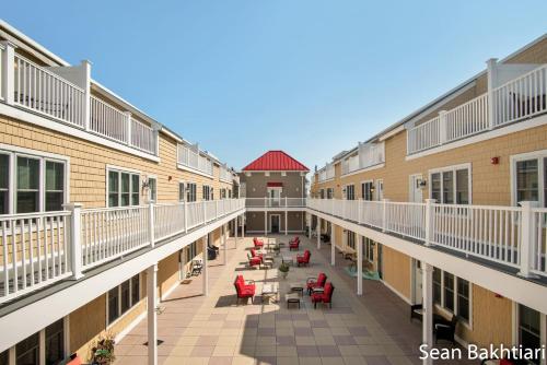 Fun Game Room Steps to Beach 2 Level Lux Condo in Hampton Beach