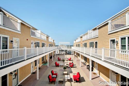 Fun Game Room Steps to Beach 2 Level Lux Condo in Hampton Beach