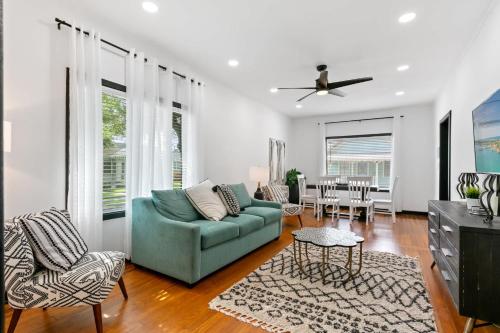 Pacific Cove 9 - Unique Pet-Friendly Bungalow