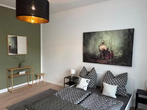 Elster 2, 1 OG, Neues Apartment mit 4 Schlafzimmern und Balkon, separates WC, im Zentrum von Gera in Gera, Deutschland