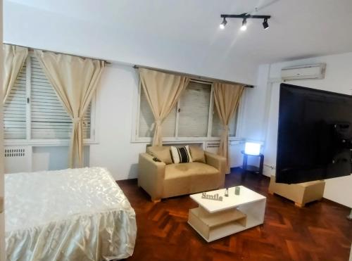 One-Bedroom Apartment room in Alohouse