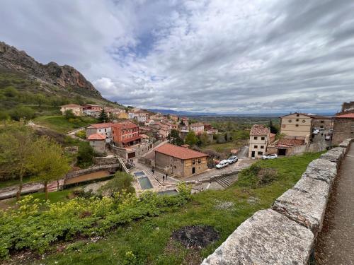 casa rural MATATARDE in Poza De La Sal