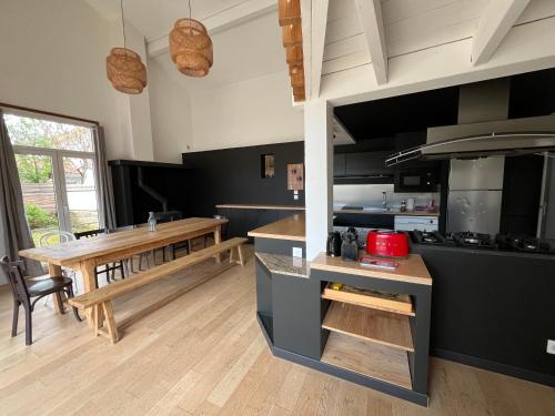 Le vermeil - demeure de charme avec spa - Borne de recharge électrique (Le vermeil - demeure de charme avec spa - Borne de recharge electrique) in Nivolas-Vermelle