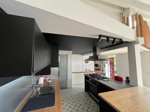 Le vermeil - demeure de charme avec spa - Borne de recharge électrique (Le vermeil - demeure de charme avec spa - Borne de recharge electrique) in Nivolas-Vermelle