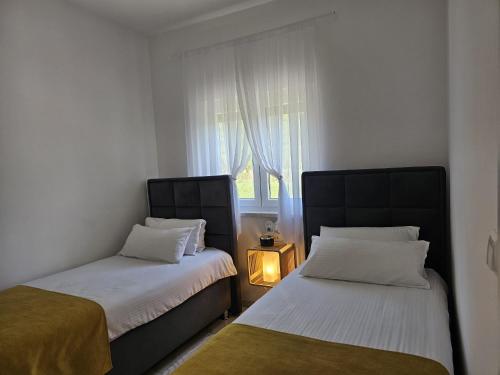 Una Luxury Home - image 2