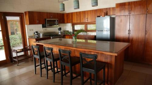 Caribbean Villa with pool and views in Port Elizabeth
