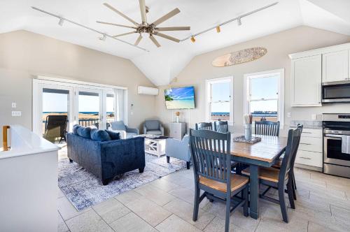 Oceanview Oasis Newly Renovated Parking