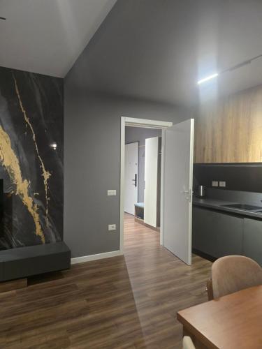 One-Bedroom Apartment image 2