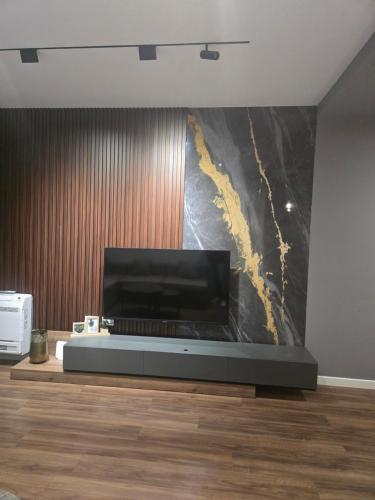 One-Bedroom Apartment image 8