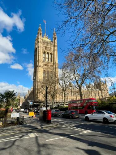 Elegant and Modern 3-Bedroom Victorian House in Westminster, London gîte à louer Big Ben