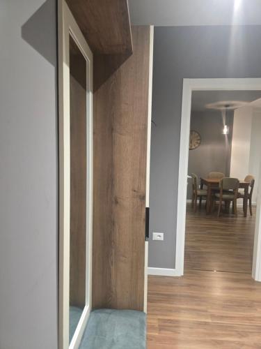 One-Bedroom Apartment image 1