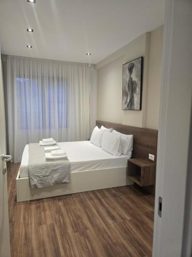 One-Bedroom Apartment image 4