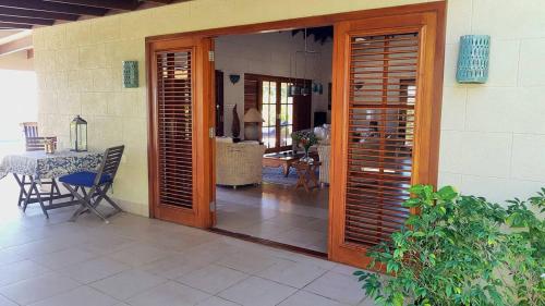 Caribbean Villa with pool and views in Port Elizabeth