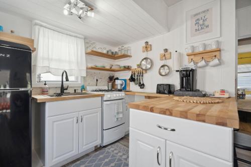 Lorraine's Landing 2 Min to Beach Pet-Friendly in Hampton Beach