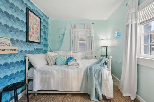 Lorraine's Landing 2 Min to Beach Pet-Friendly in Hampton Beach