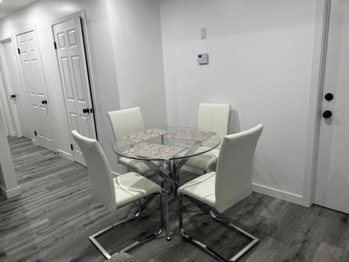 Basement in Keswick Edmonton, Эдмонтон (фото 7)