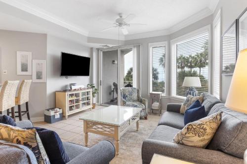 2208 Seacrest