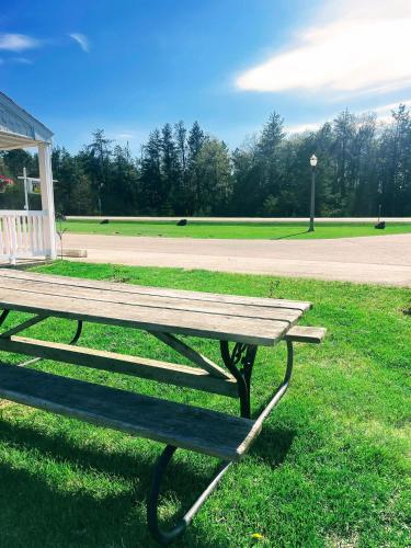 Hillcrest Inn & Motel in Rapid River, USA