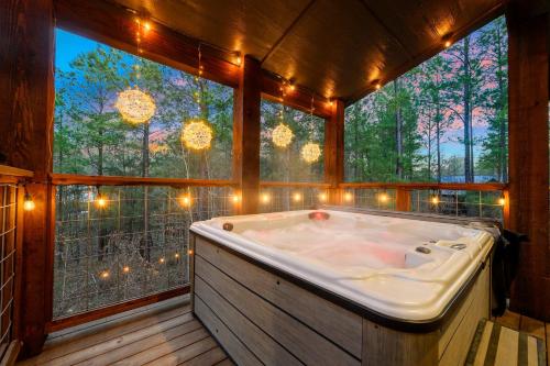 Cozy, 2 King Suites, Game Deck, Hot Tub, Firepit, Save In Taxes, Broken Bow (zdjęcie 3)