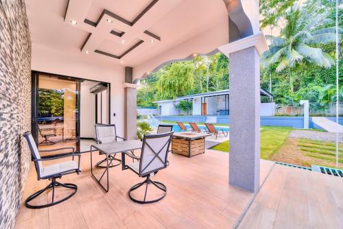 Balkons/terase, Samanea House Deluxe, big pool, 10min from PV in Hone Creek