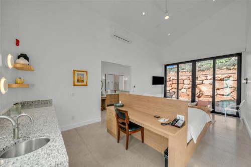 Superior King Suite