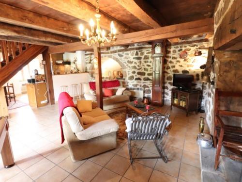 Gîte de caractère avec billard, cheminée, jardin clos et animaux acceptés - FR-1-742-611 Gîte de caractère avec billard, cheminée, jardin clos et animaux acceptés - FR-1-742-611