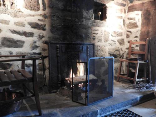 Gîte de caractère avec billard, cheminée, jardin clos et animaux acceptés - FR-1-742-611 Gîte de caractère avec billard, cheminée, jardin clos et animaux acceptés - FR-1-742-611